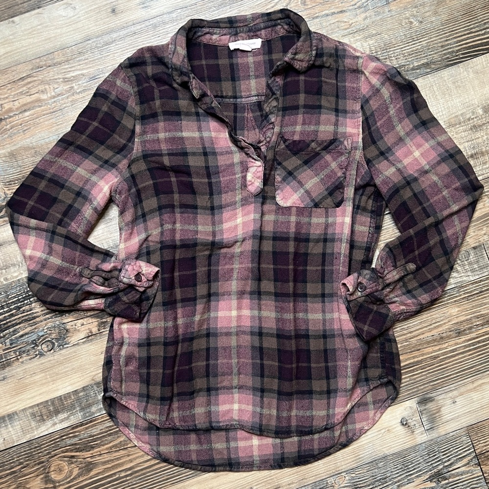 BeachLunchLounge Half Button‎ Down Plaid Flannel